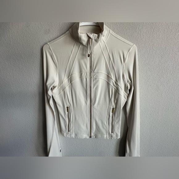 lululemon Ivory/Gold Cropped Define Jacket 6 NWOT - Picture 7 of 7